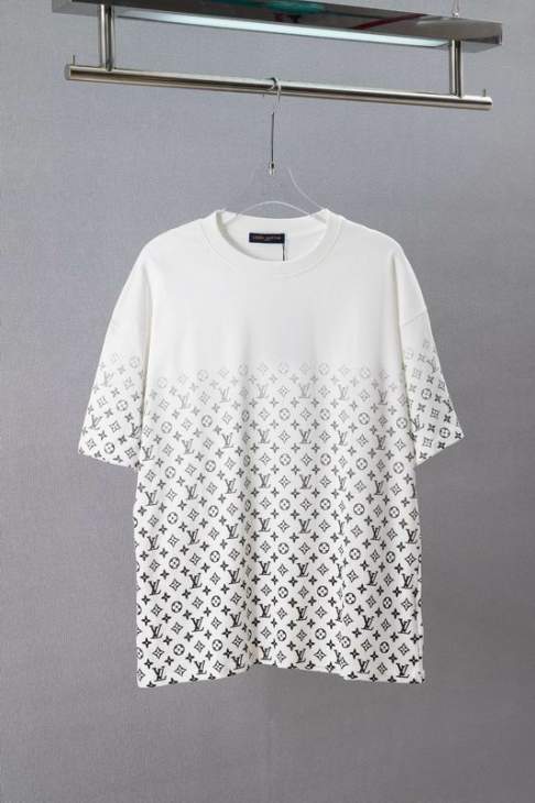 Picture of Louis Vuitton T Shirts Short _SKULVS-XLqqtxQ1847219